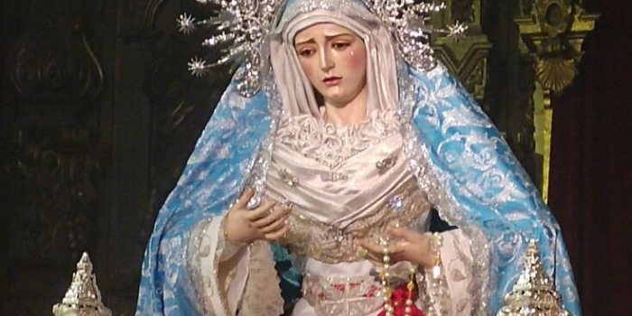 Rosario de la Aurora.
