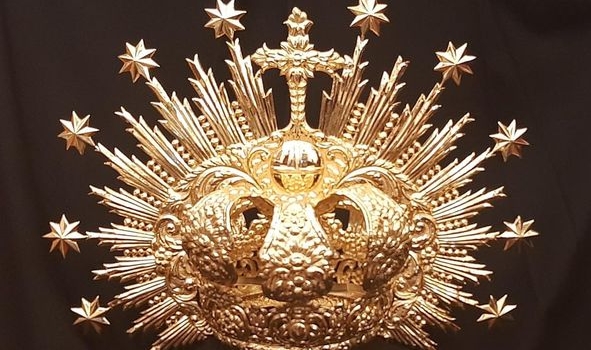 Restaurada la antigua corona de la Virgen de los Dolores.